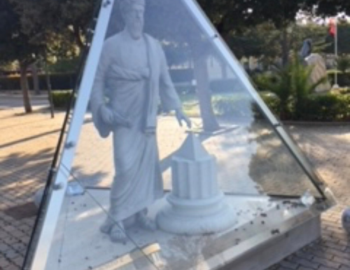 La statua di Pitagora: un omaggio al filosofo che ha vissuto a Metaponto