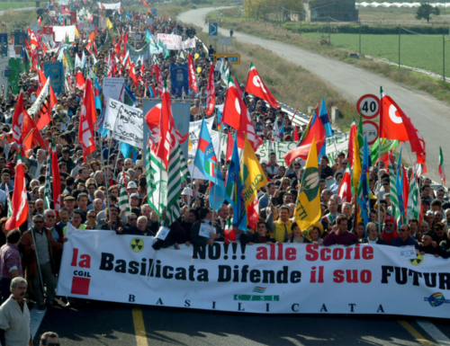 Studenti, sindaci e popolo uniti in un’unica voce: la Basilicata non si tocca