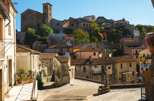 Trecchina, gioiello incastonato nell’Appennino in una cornice che profuma di castagna