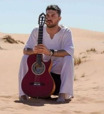 Mirko Gisonte, la chitarra itinerante ambasciatrice della Lucania nel mondo