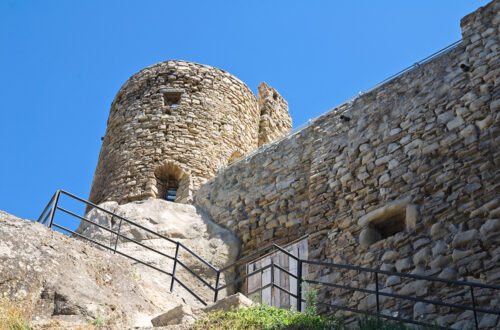 Il castello di Pietrapertosa e la leggenda del pastore e dell'ape d'oro