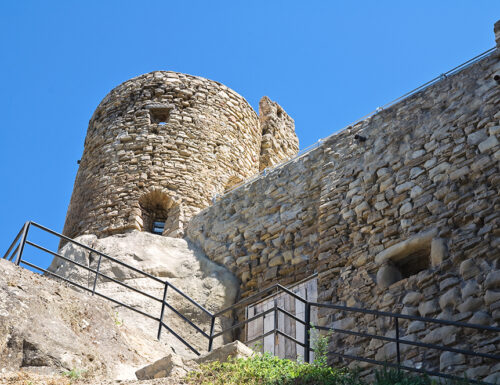 Il castello di Pietrapertosa e la leggenda del pastore e dell'ape d'oro